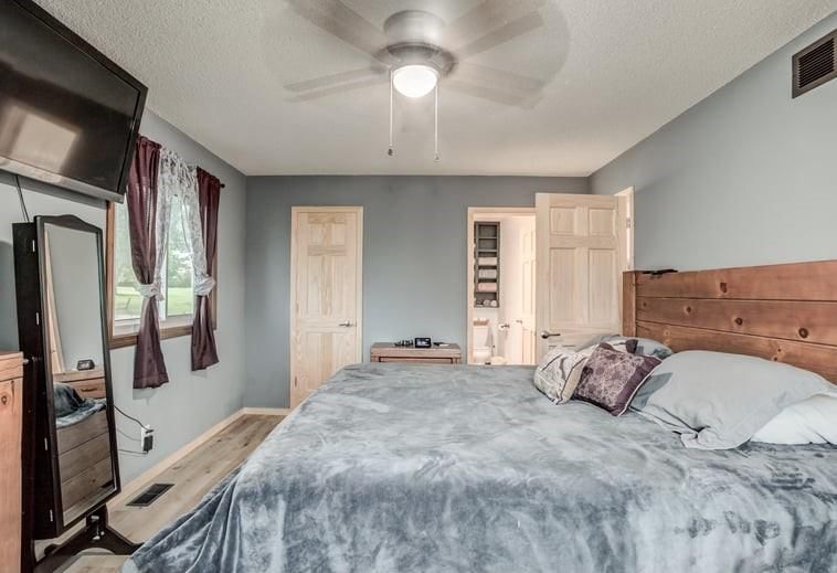 3373 Parkview Drive — photo 24