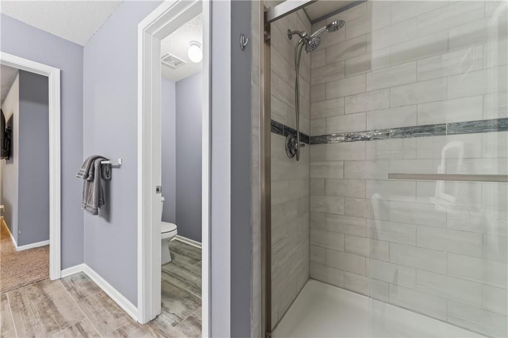 9770 N LEWIS Avenue — photo 19