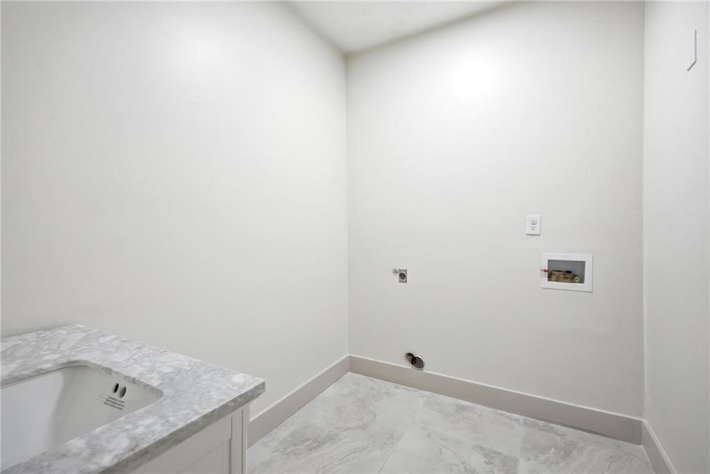 2404 SW Wintergreen Court — photo 49
