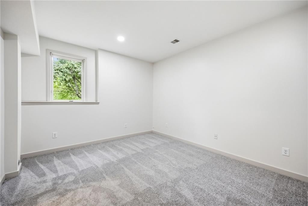 2404 SW Wintergreen Court — photo 67