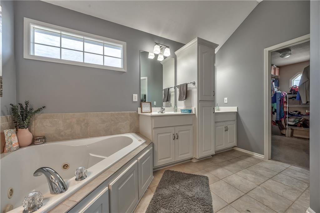 4605 NE 105th Street — photo 22