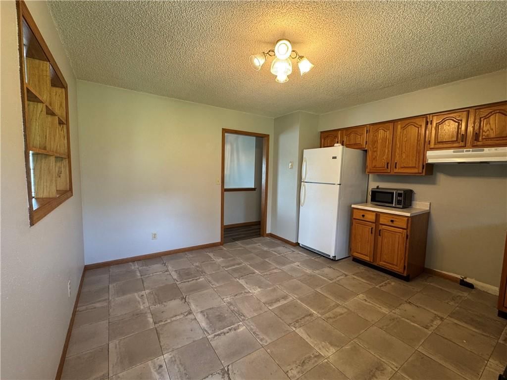 614 W Torrance Street — photo 6