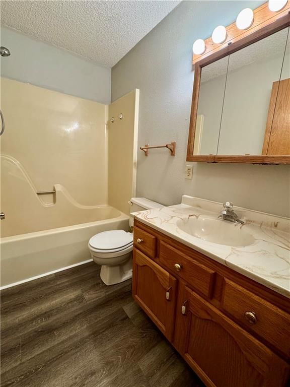 614 W Torrance Street — photo 10