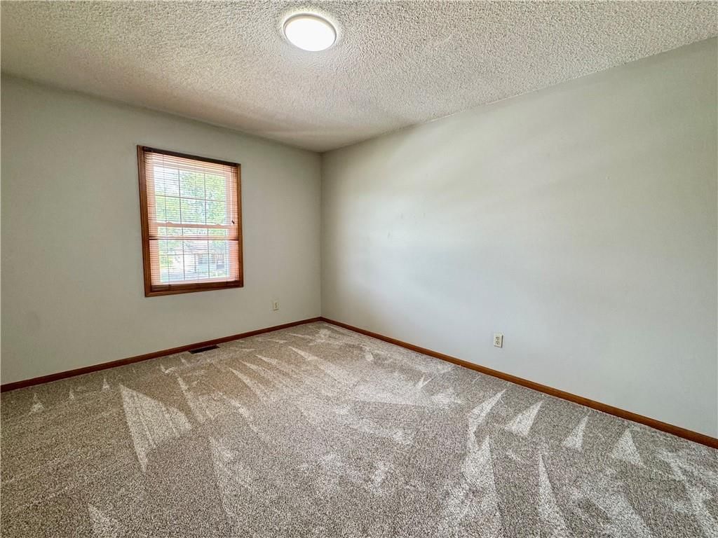 614 W Torrance Street — photo 13