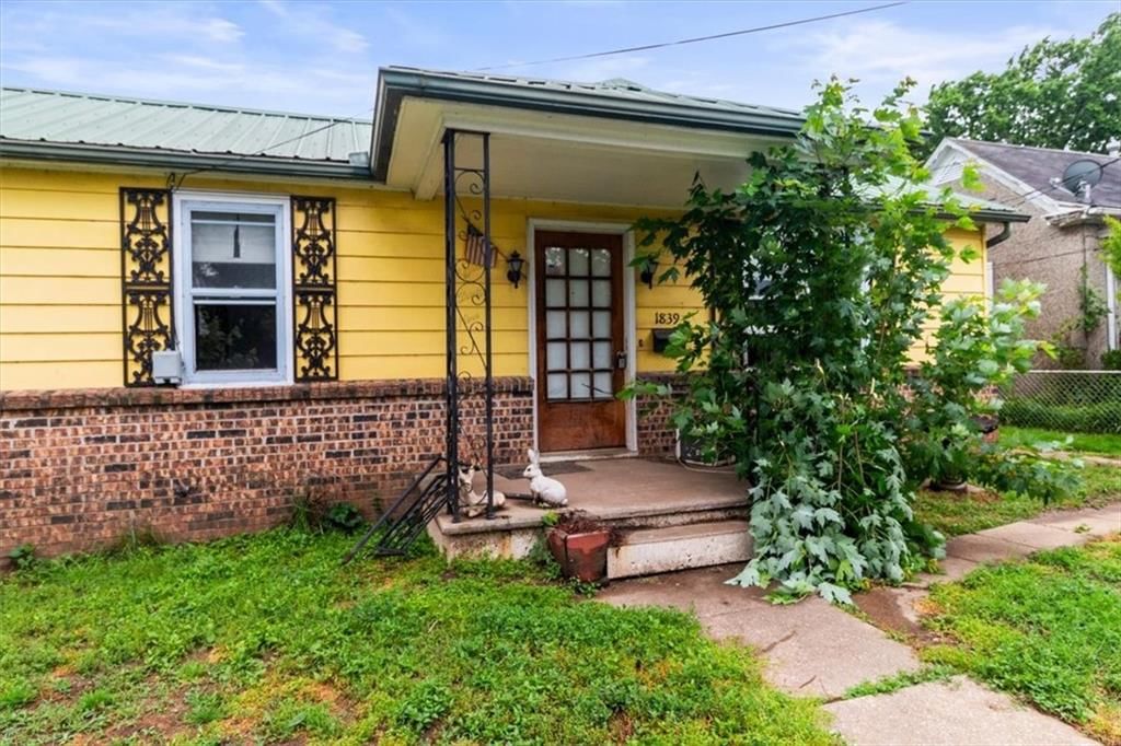 1839 Poplar Street — photo 18