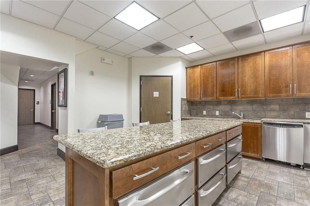 1101 Walnut Street — photo 47