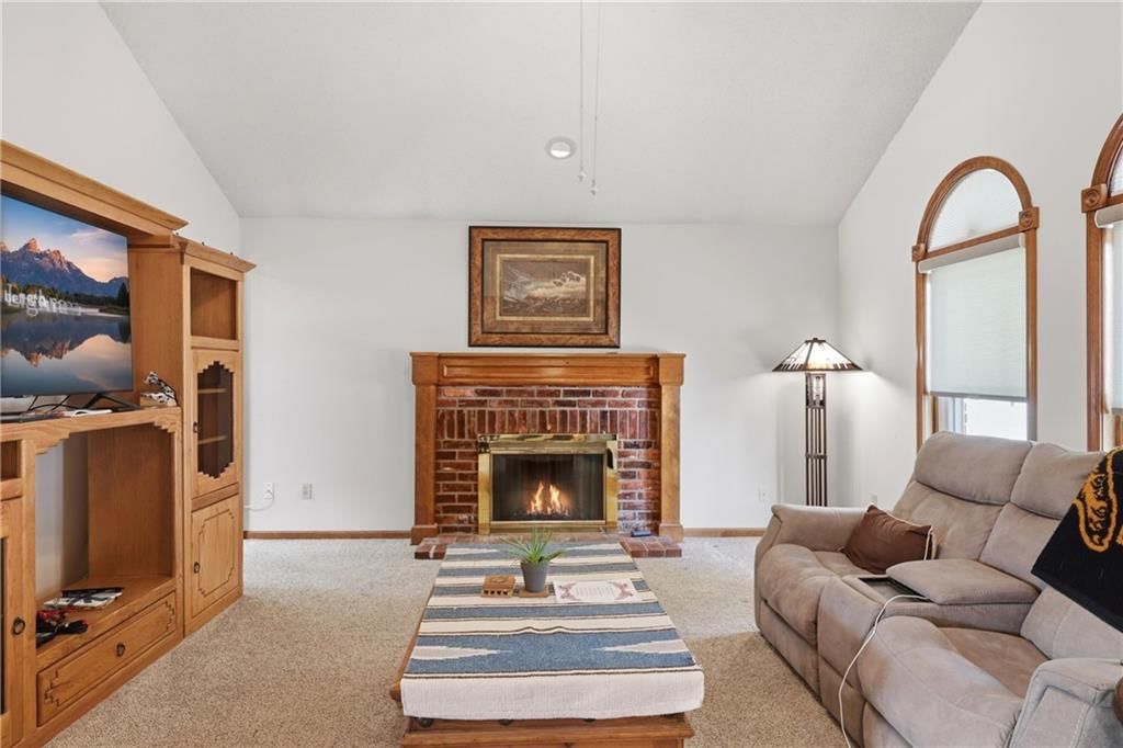 8013 N Lydia Avenue — photo 1