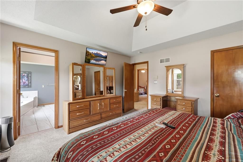 8013 N Lydia Avenue — photo 12