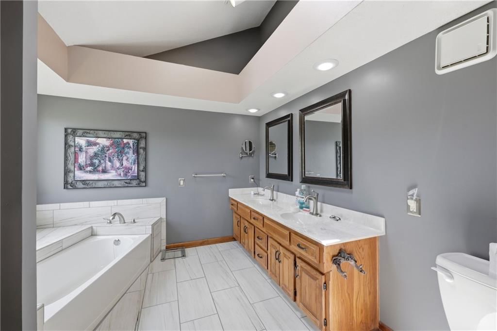 8013 N Lydia Avenue — photo 13