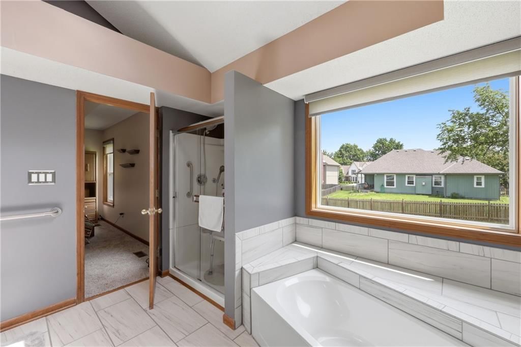 8013 N Lydia Avenue — photo 14