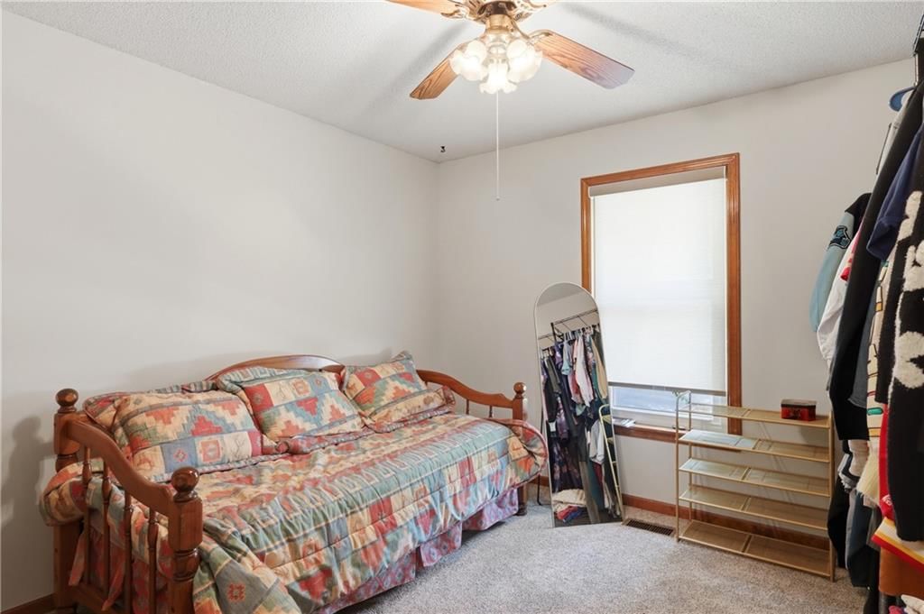 8013 N Lydia Avenue — photo 15