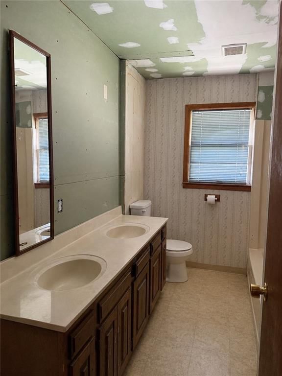 22211 E BLUE MILLS Road — photo 5