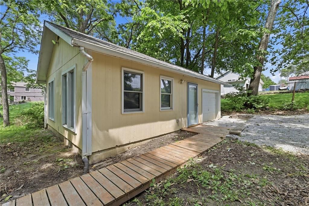 2 NE 70th Terrace — photo 26