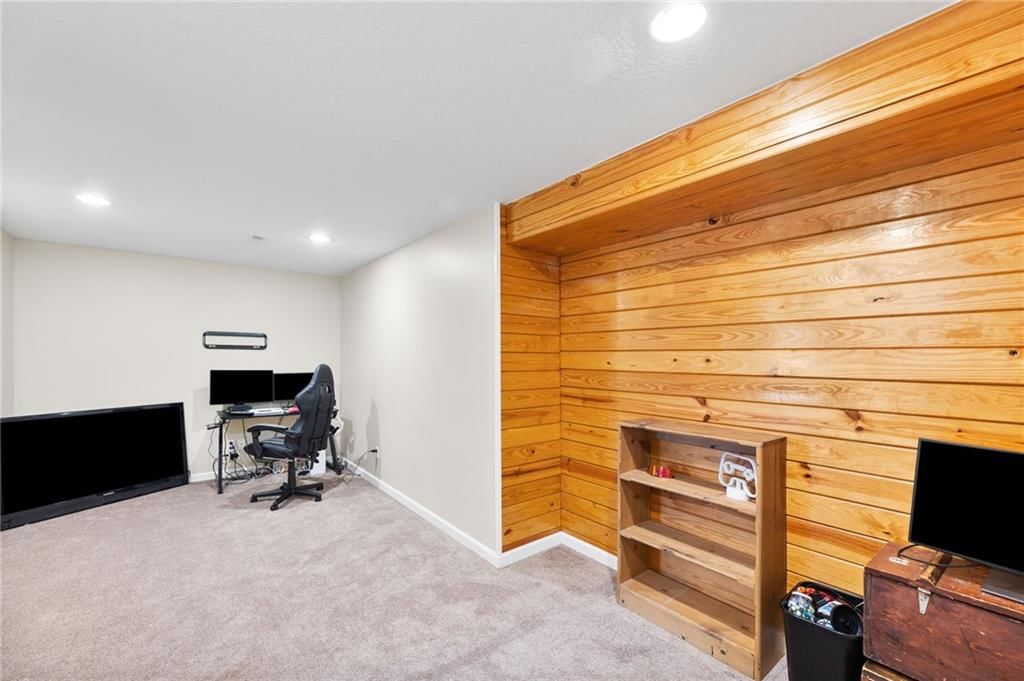 205 Aquila Drive — photo 36