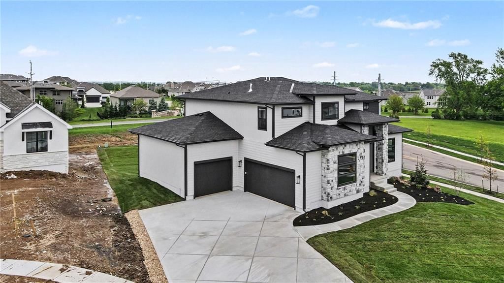 12502 W 183rd Terrace — photo 4