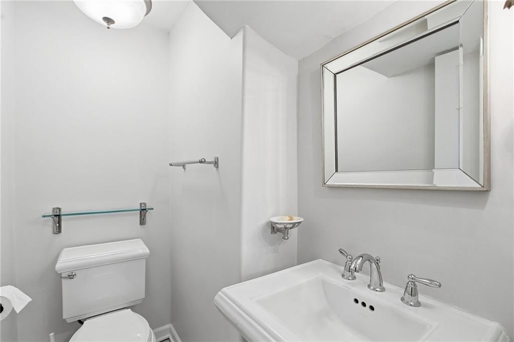 804 Romany Road — photo 46