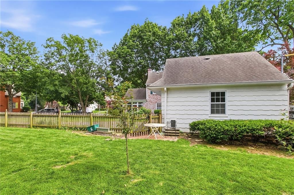 804 Romany Road — photo 48