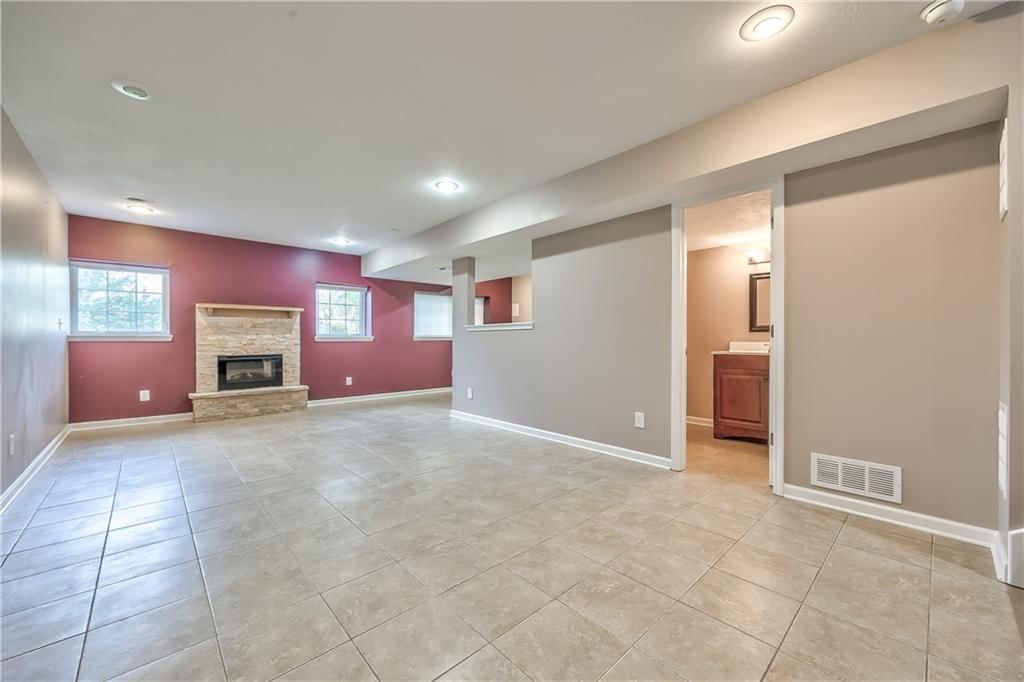 16164 Linden Street — photo 16