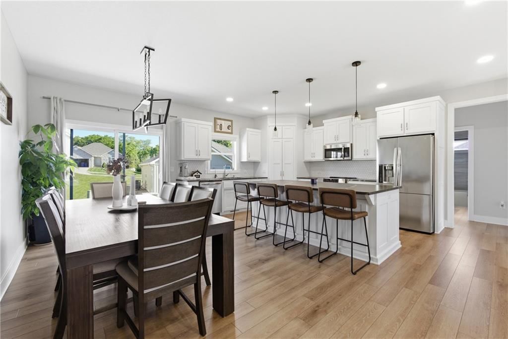 312 Prairie Rose Circle — photo 3