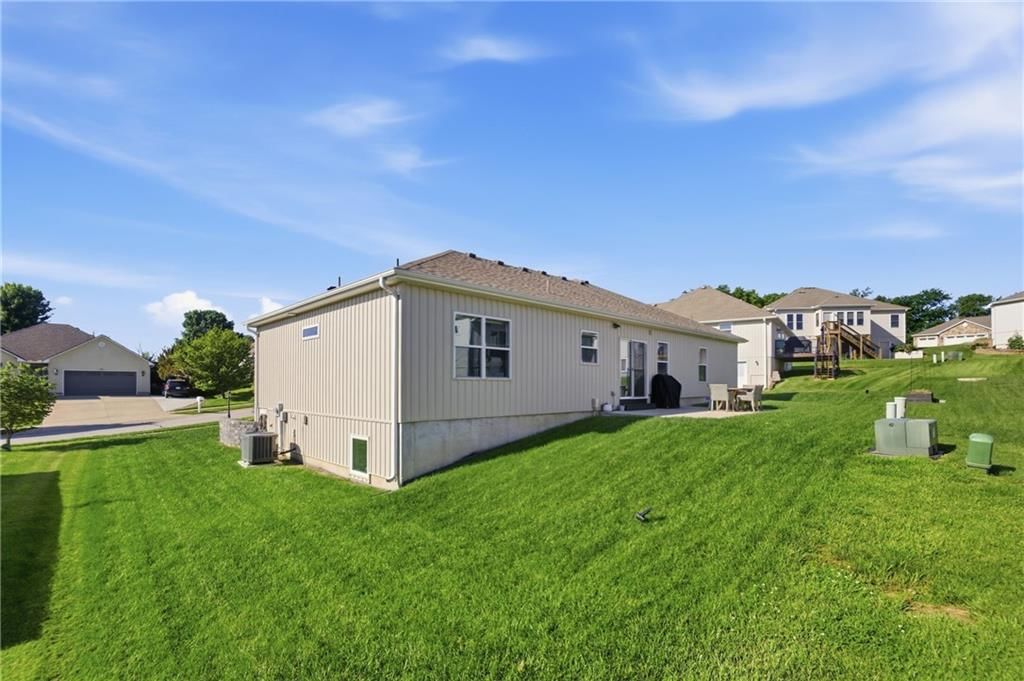 312 Prairie Rose Circle — photo 34