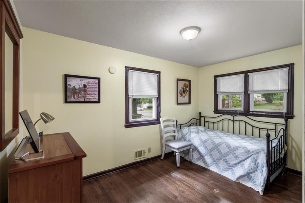4910 N Spruce Avenue — photo 13