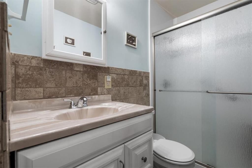 4910 N Spruce Avenue — photo 14