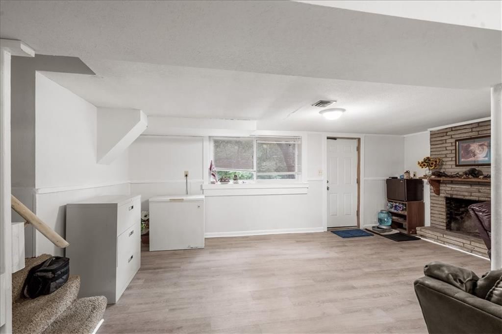 4910 N Spruce Avenue — photo 20