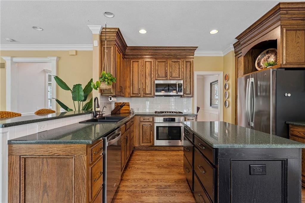 12463 Rosehill Street — photo 10