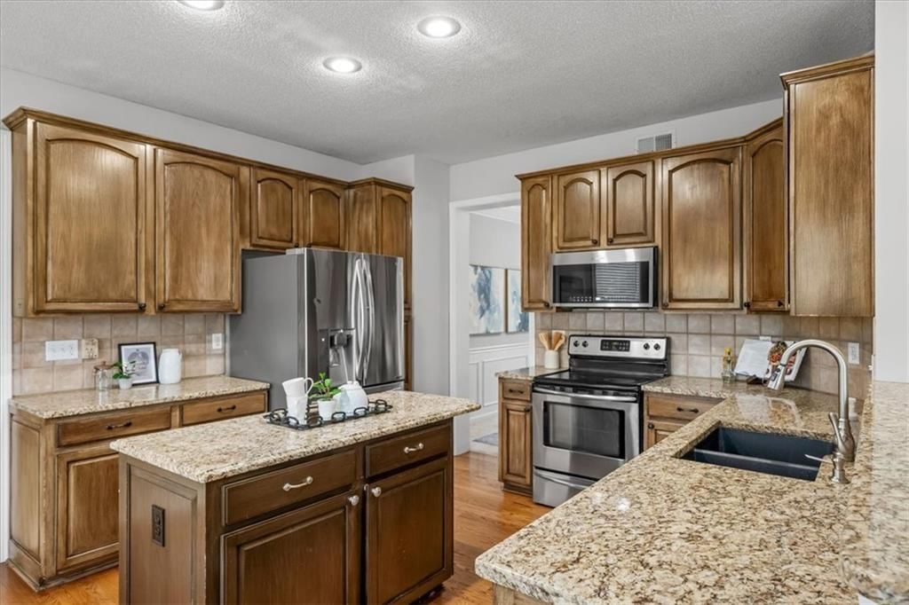 15251 W 158th Terrace — photo 11