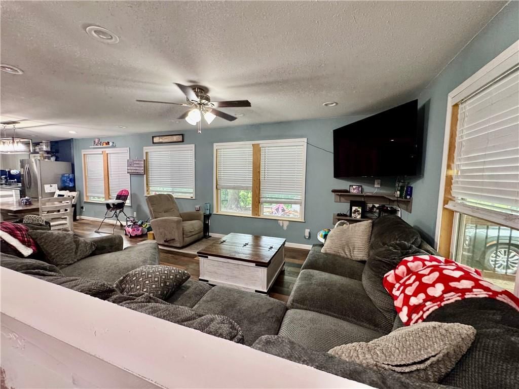 406 S Pesavento Street — photo 7