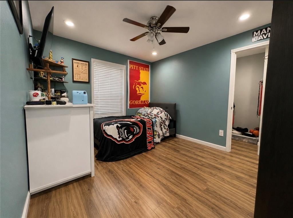 406 S Pesavento Street — photo 16