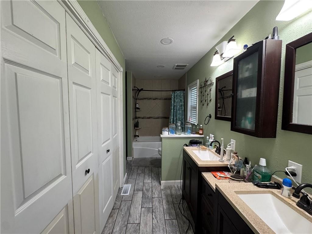 406 S Pesavento Street — photo 20