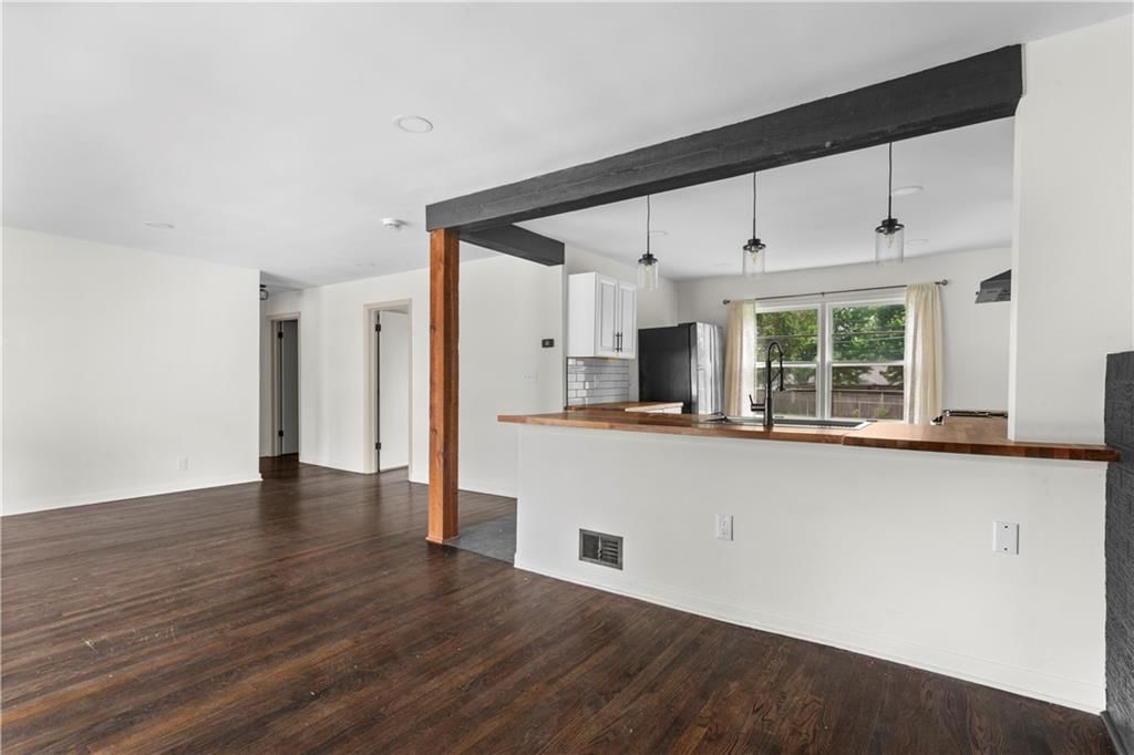 3710 S Sterling Avenue — photo 6