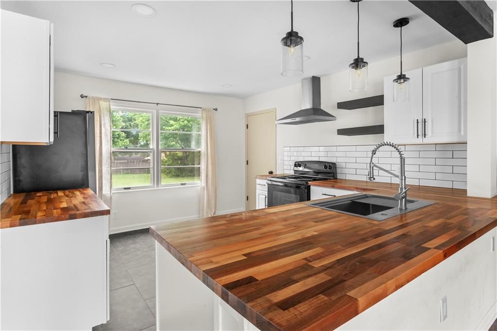 3710 S Sterling Avenue — photo 11