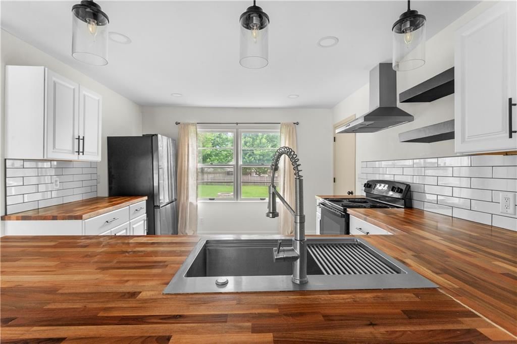 3710 S Sterling Avenue — photo 13