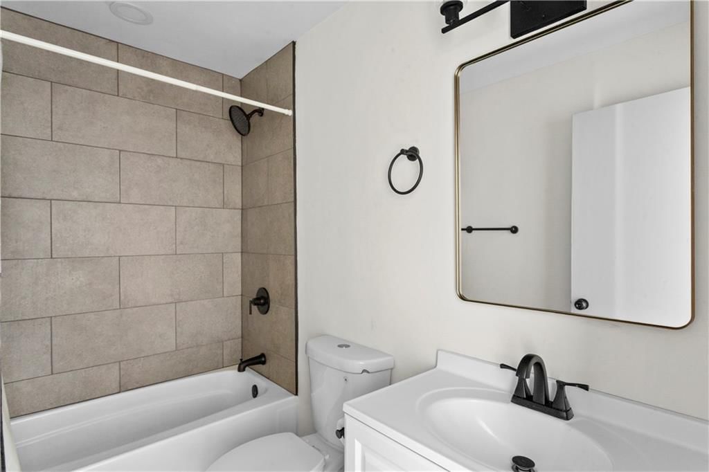 3710 S Sterling Avenue — photo 20