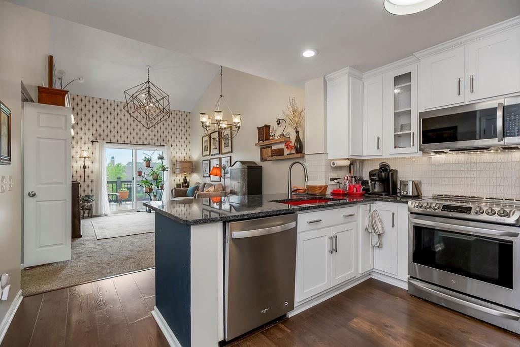 1220 SW Wysteria Drive — photo 9