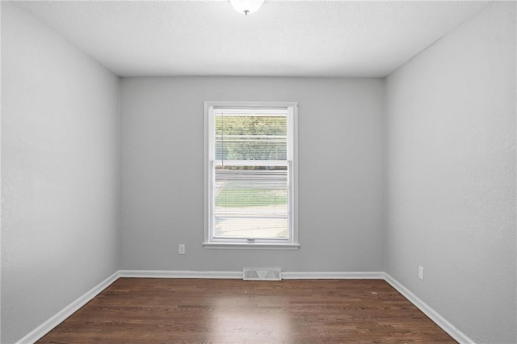 11401 E 61st Terrace — photo 12