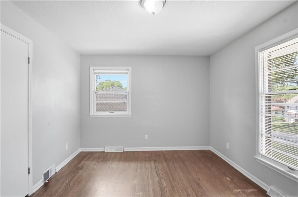 11401 E 61st Terrace — photo 14