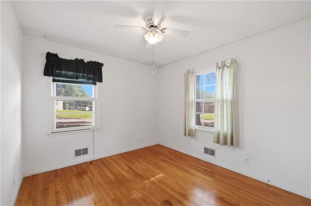 3918 S Main Street — photo 15
