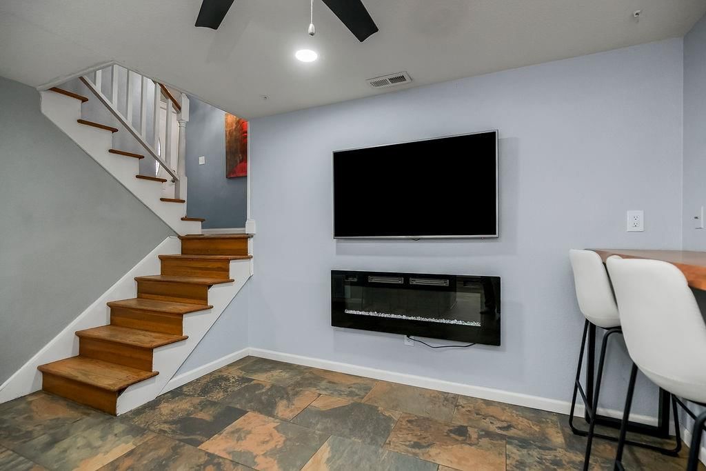 611 N Aztec Place — photo 8