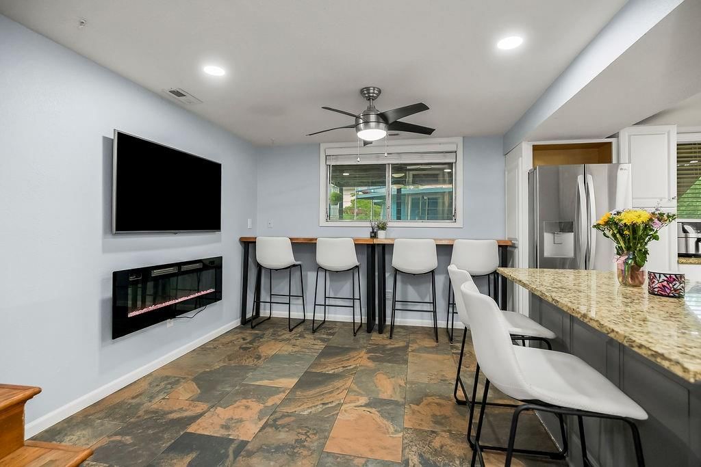 611 N Aztec Place — photo 9