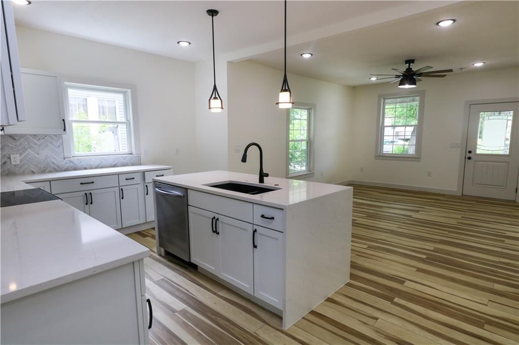 1124 Congress Street — photo 11