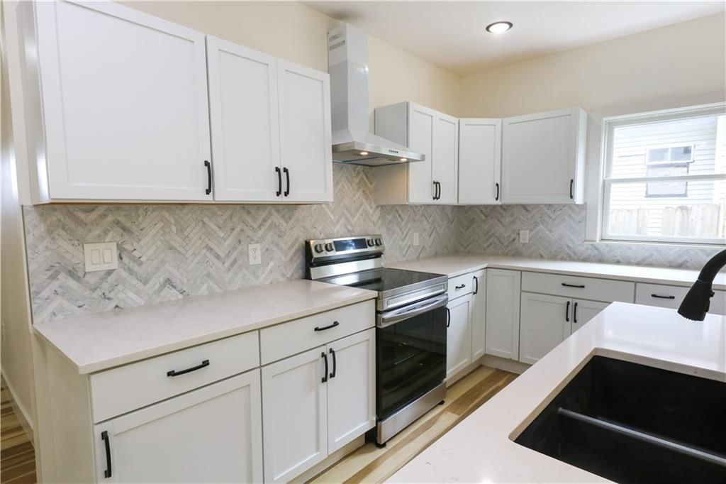 1124 Congress Street — photo 13