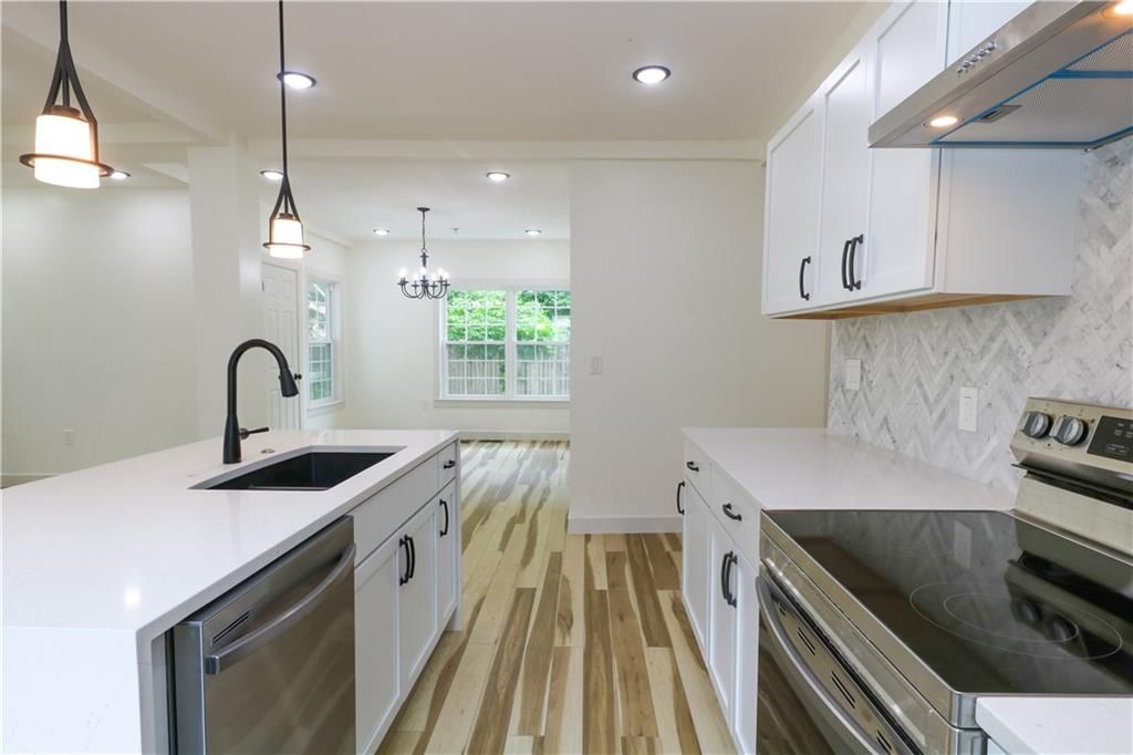 1124 Congress Street — photo 15