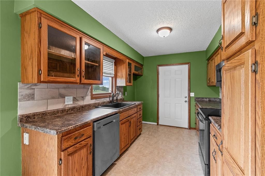 8531 Southpoint Drive — photo 10