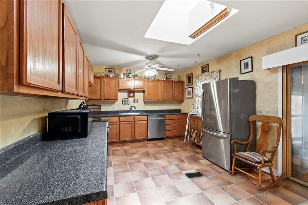 5342 Horton Street — photo 9