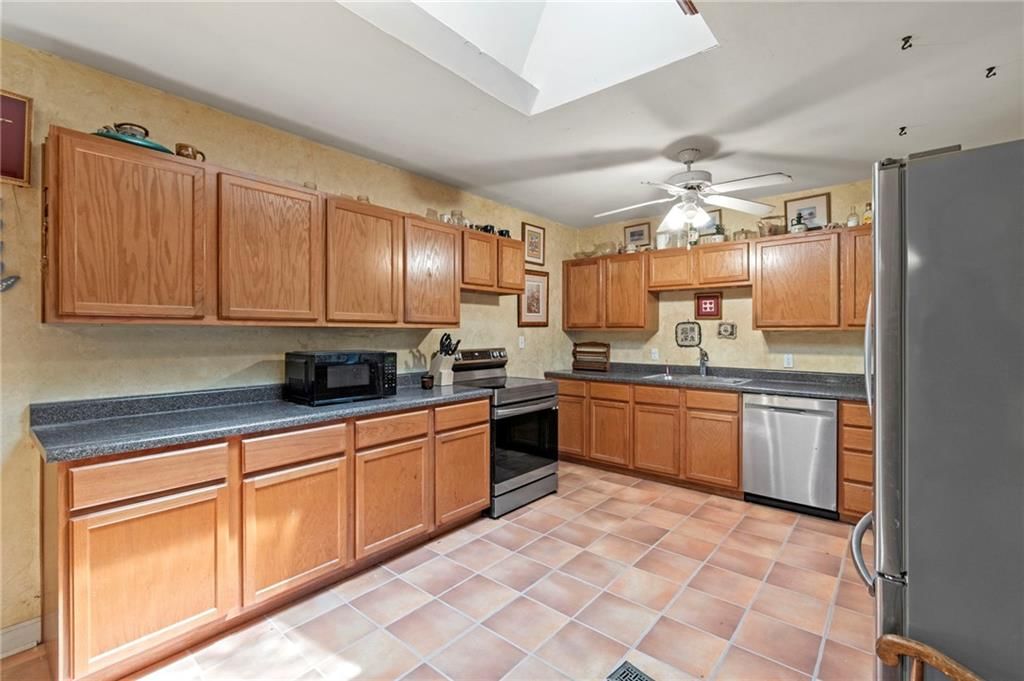 5342 Horton Street — photo 10