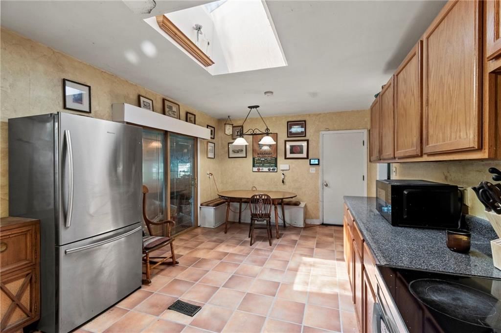 5342 Horton Street — photo 11