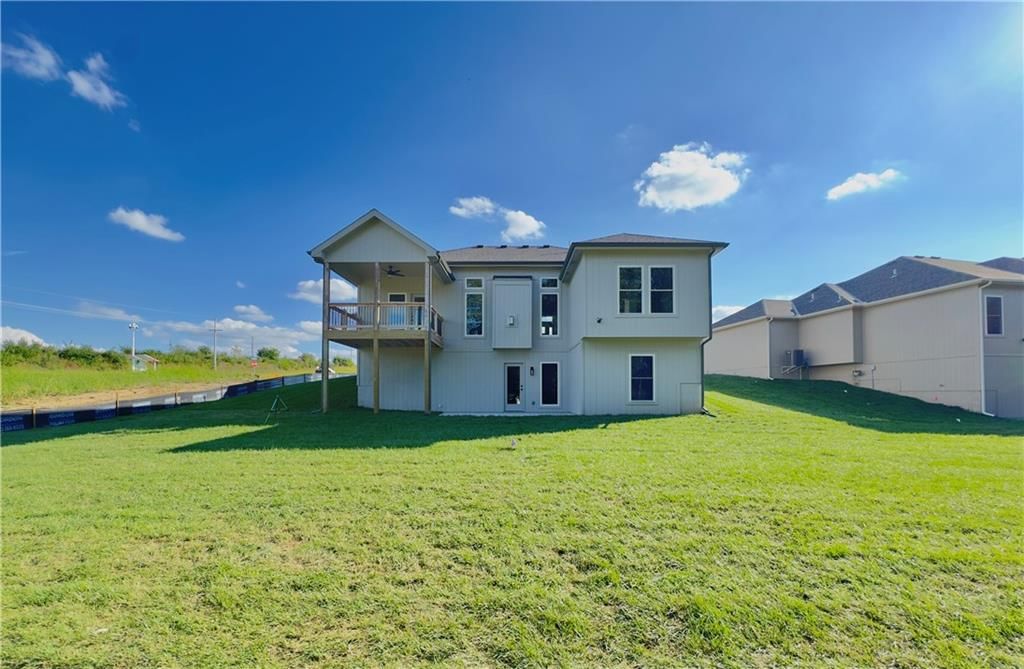 Photo 28 of 28 - 504 Skyview Lane, Liberty, MO 64068